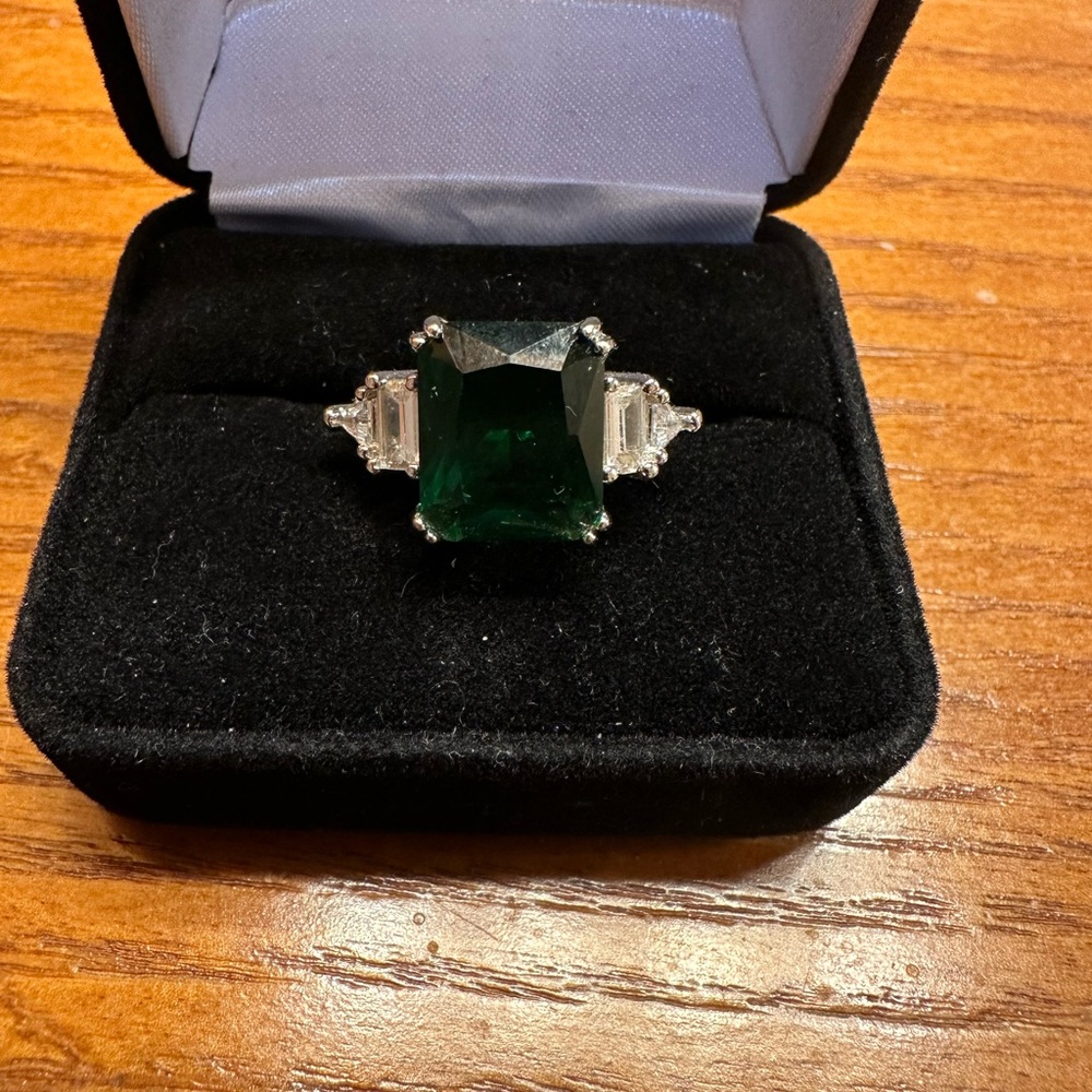 Emerald ring